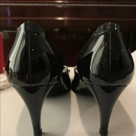Roger Vivier BelleDeNuit Patent Buckle Pumps Black - Picture 6 of 8